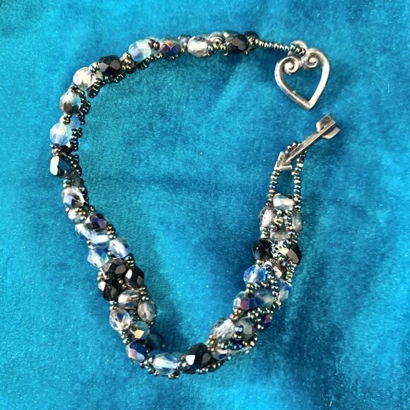 Beaded Bracelets and earrings by Navajo Native American in New Mexico - Picture 3 of 5